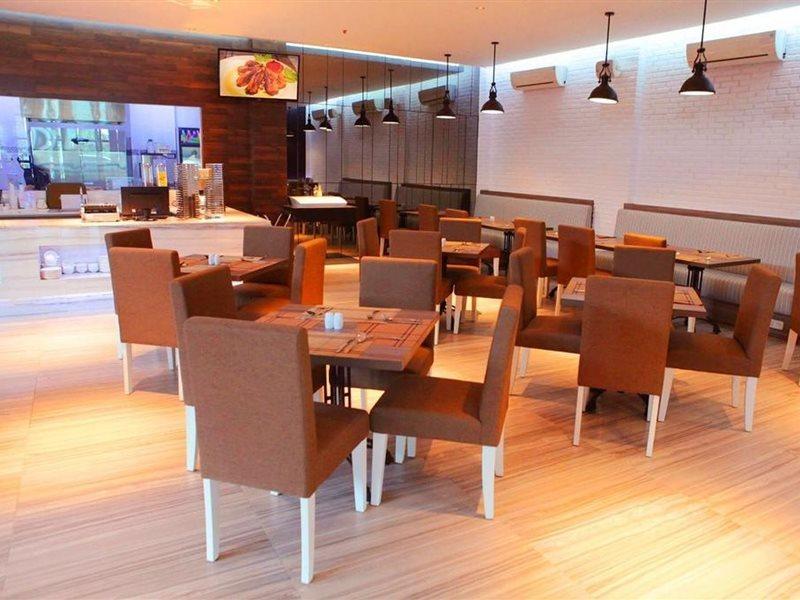 Palmy Exclusive Hotel Tanjung Redep Exterior foto